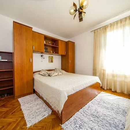 Franka - 350 M From Sea بوستيرا